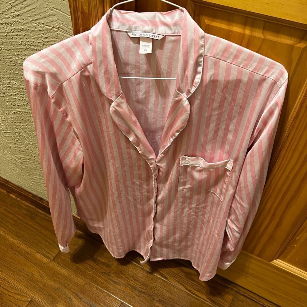 Victoria’s Secret classic pink/ pink stripe size large button down night shirt